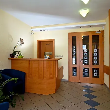 Wellness Pod Rozhlednou 招待所 3*