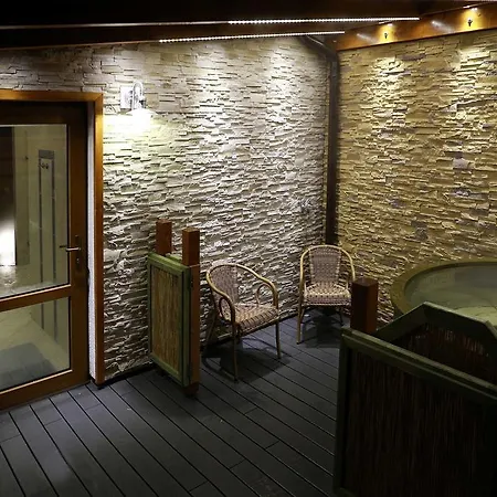 Wellness Pod Rozhlednou 招待所 3*