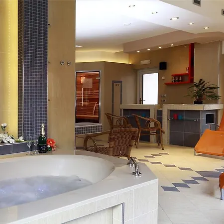 Wellness Pod Rozhlednou 3* Kostelec nad Orlici